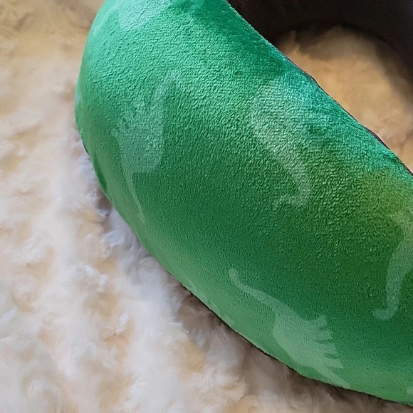 Neck pillow with dinosaurs green with snap button closure adult size travel - Picture 5 of 9